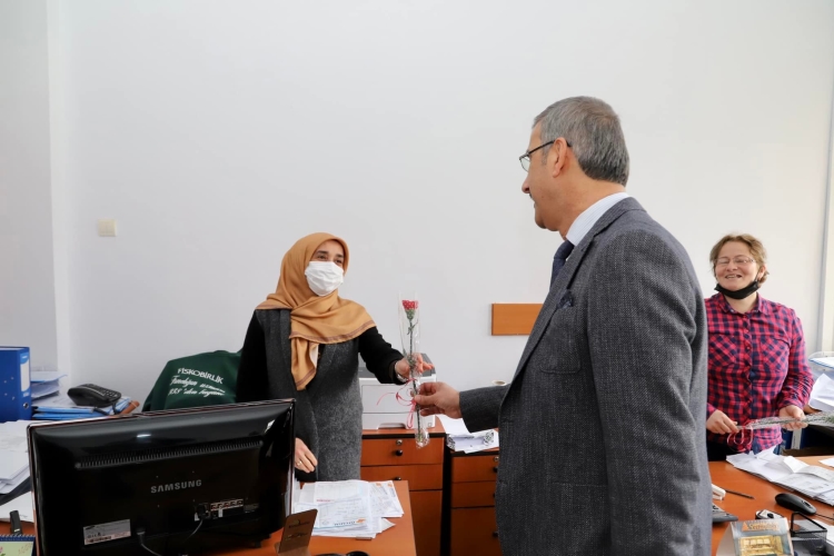 FİSKOBİRLİK BAŞKANI LÜTFİ BAYRAKTAR ÇALIŞANLARIN 8 MART DÜNYA KADINLAR GÜNÜNÜ KUTLADI