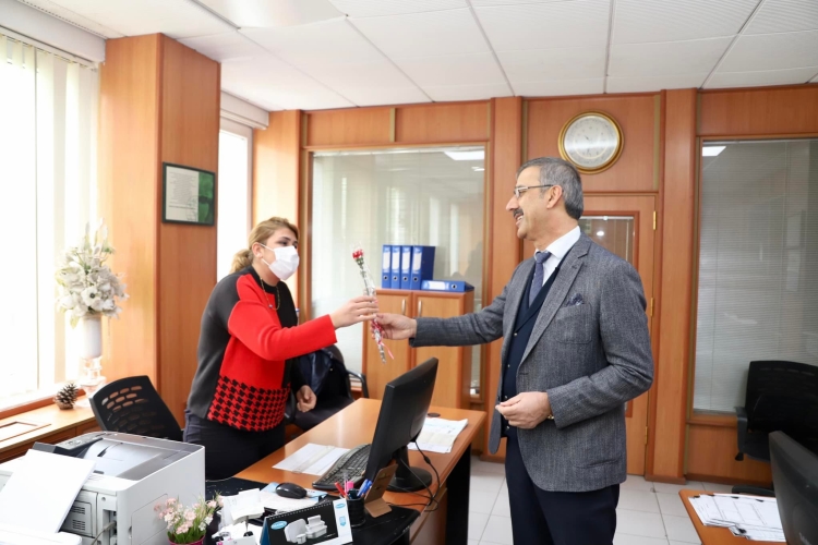 FİSKOBİRLİK BAŞKANI LÜTFİ BAYRAKTAR ÇALIŞANLARIN 8 MART DÜNYA KADINLAR GÜNÜNÜ KUTLADI