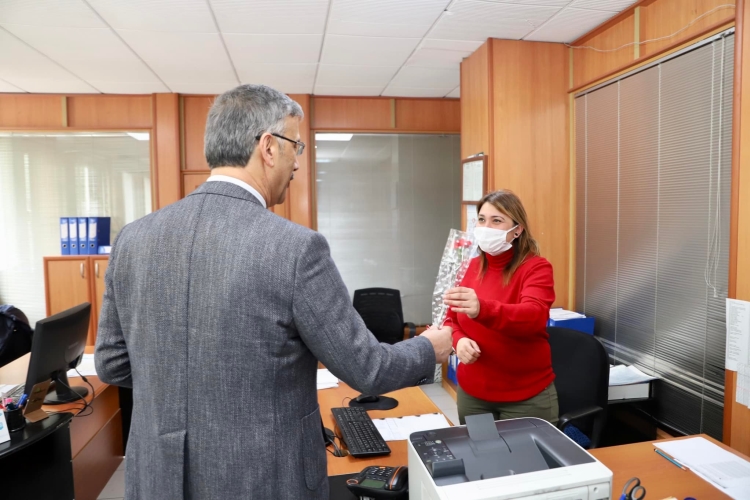 FİSKOBİRLİK BAŞKANI LÜTFİ BAYRAKTAR ÇALIŞANLARIN 8 MART DÜNYA KADINLAR GÜNÜNÜ KUTLADI