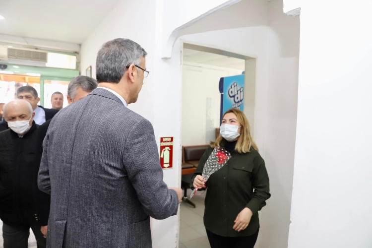 FİSKOBİRLİK BAŞKANI LÜTFİ BAYRAKTAR ÇALIŞANLARIN 8 MART DÜNYA KADINLAR GÜNÜNÜ KUTLADI