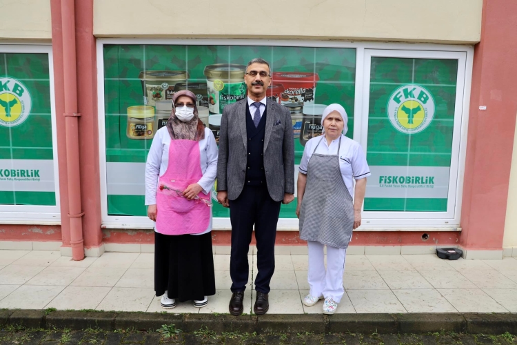 FİSKOBİRLİK BAŞKANI LÜTFİ BAYRAKTAR ÇALIŞANLARIN 8 MART DÜNYA KADINLAR GÜNÜNÜ KUTLADI