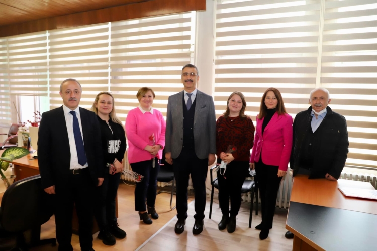 FİSKOBİRLİK BAŞKANI LÜTFİ BAYRAKTAR ÇALIŞANLARIN 8 MART DÜNYA KADINLAR GÜNÜNÜ KUTLADI