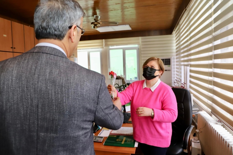 FİSKOBİRLİK BAŞKANI LÜTFİ BAYRAKTAR ÇALIŞANLARIN 8 MART DÜNYA KADINLAR GÜNÜNÜ KUTLADI