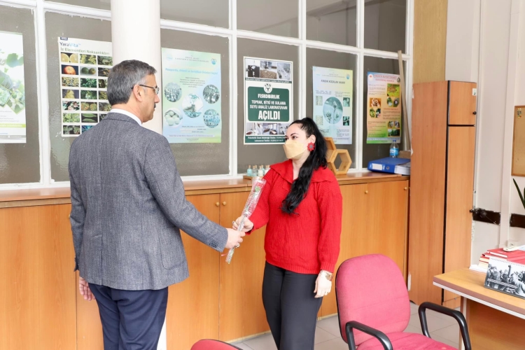 FİSKOBİRLİK BAŞKANI LÜTFİ BAYRAKTAR ÇALIŞANLARIN 8 MART DÜNYA KADINLAR GÜNÜNÜ KUTLADI