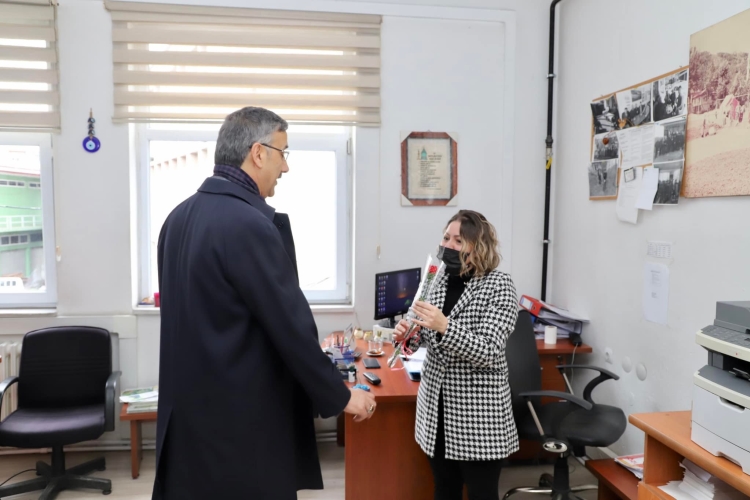 FİSKOBİRLİK BAŞKANI LÜTFİ BAYRAKTAR ÇALIŞANLARIN 8 MART DÜNYA KADINLAR GÜNÜNÜ KUTLADI