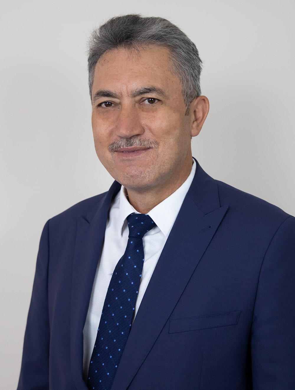  Arif Kayalı